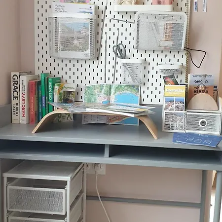 Chalet Mini Nature Proche à Menton